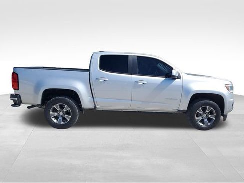 Used 2018 Chevrolet Colorado Z71 AWD/4WD image 3