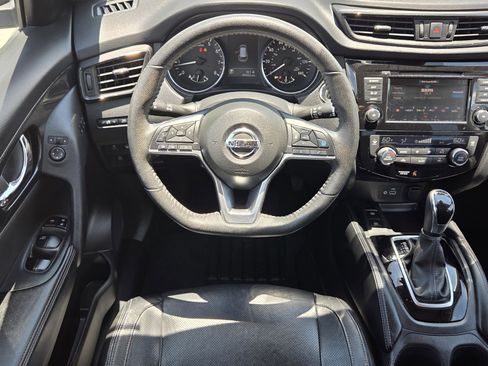 Used 2019 Nissan Rogue SL FWD image 6