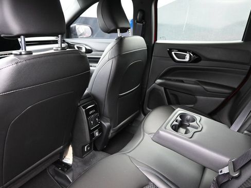 New 2026 Jeep Compass Latitude AWD/4WD image 19