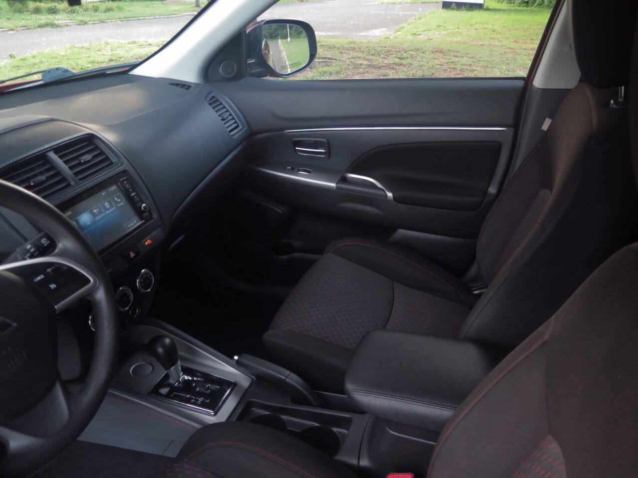 Used 2019 Mitsubishi Outlander Sport ES FWD image 11