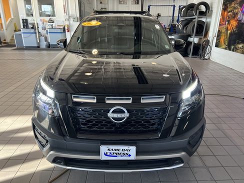 Used 2024 Nissan Pathfinder Rock Creek image 2