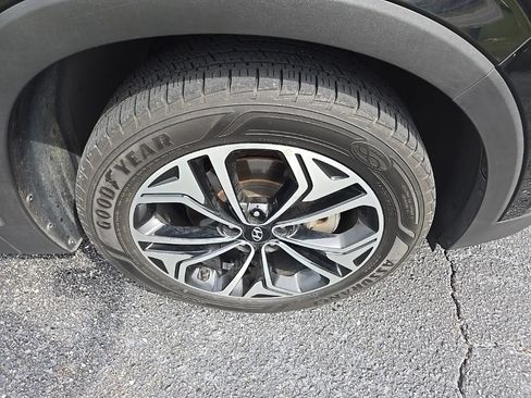 Used 2020 Hyundai Santa Fe SEL FWD image 4