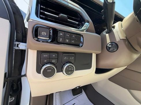New 2026 GMC Yukon Denali w/ LPO, Floor Liner Package AWD/4WD image 8