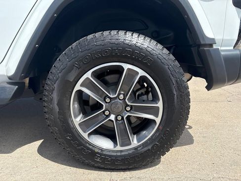 Used 2023 Jeep Wrangler Unlimited Sahara AWD/4WD image 10