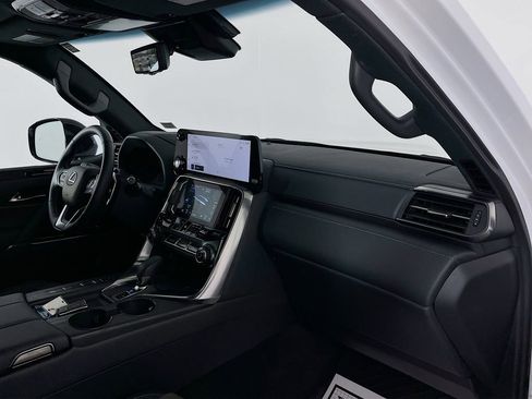 Used 2025 Lexus LX 700h Overtrail image 38