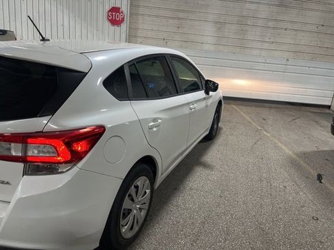 Used 2019 Subaru Impreza 2.0i image 2