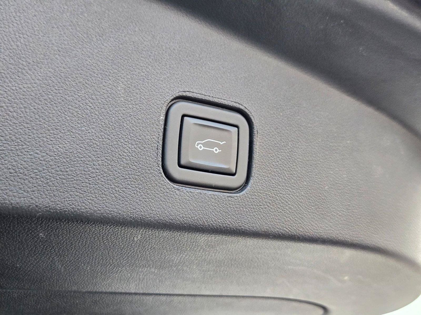 Certified 2025 Cadillac Lyriq Luxury w/ LPO, Floor Liner Package AWD/4WD image 23