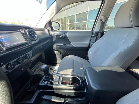 Used 2019 Toyota Tacoma SR w/ SR Convenience Package AWD/4WD image 16