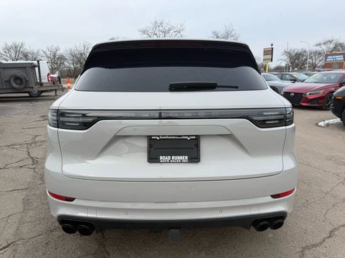 Used 2023 Porsche Cayenne Turbo w/ Premium Package Plus image 9