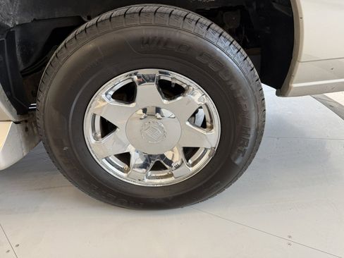 Used 2004 Cadillac Escalade ESV AWD image 33