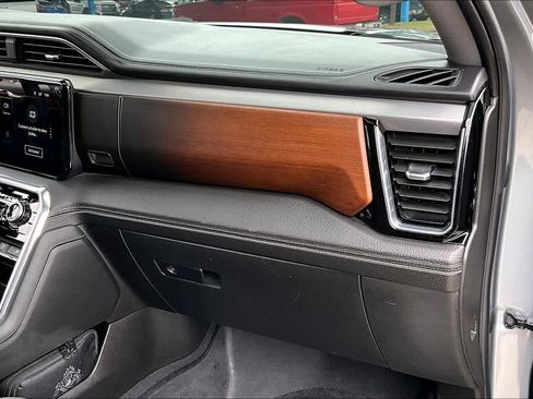 Used 2023 GMC Sierra 1500 Denali w/ Technology Package image 18