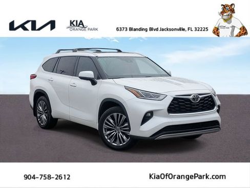 Used 2022 Toyota Highlander Platinum image 1
