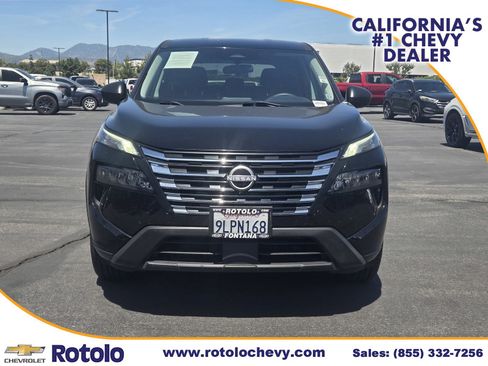 Used 2024 Nissan Rogue S AWD/4WD image 2
