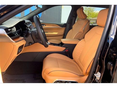 Used 2025 Jeep Grand Cherokee L Summit AWD/4WD image 27
