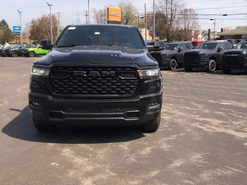 New 2026 RAM 1500 4x4 Crew Cab image 3