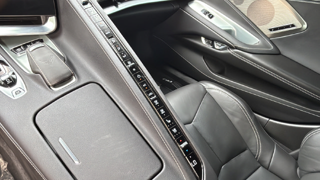 Used 2025 Chevrolet Corvette Stingray Preferred Cpe w/ Z51 Performance Package RWD image 30
