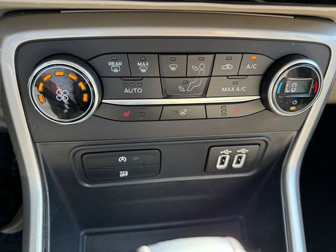 Used 2021 Ford EcoSport Titanium image 16