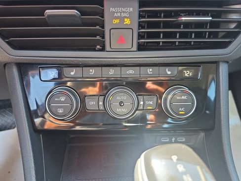 Used 2024 Volkswagen Jetta SEL FWD image 19