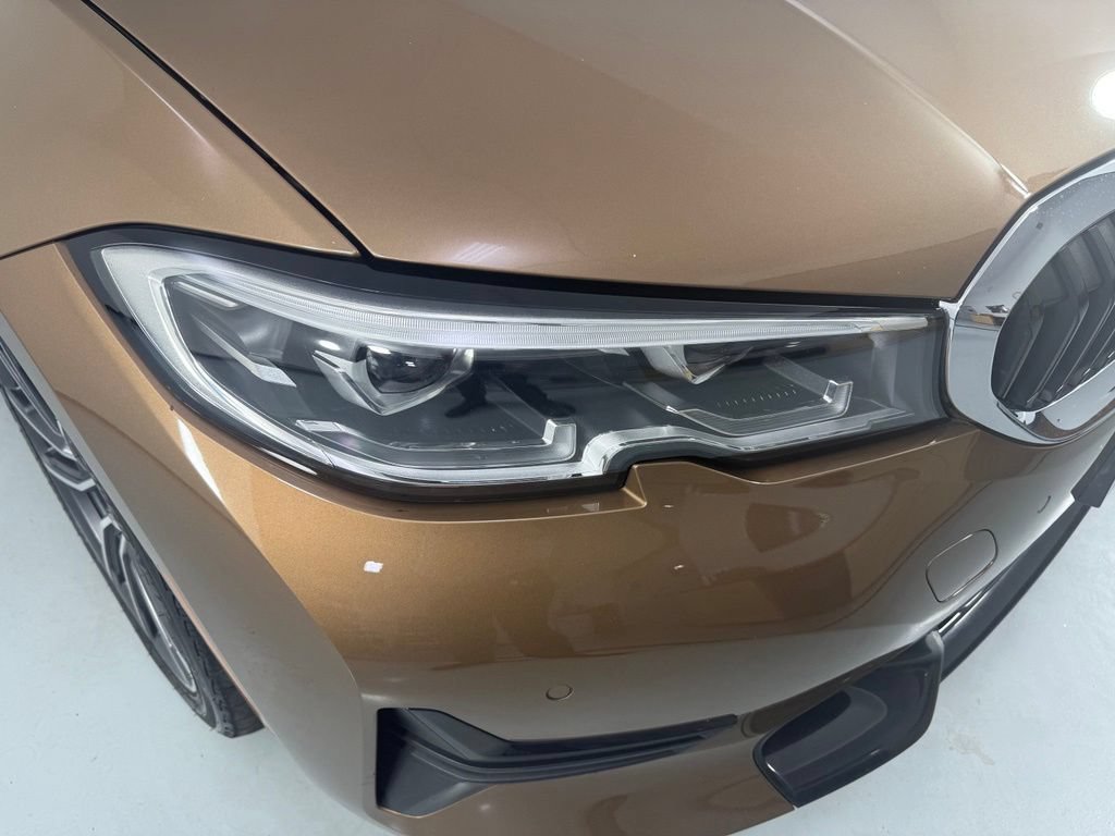 Used 2019 BMW 330i xDrive Sedan w/ Convenience Package AWD/4WD image 3
