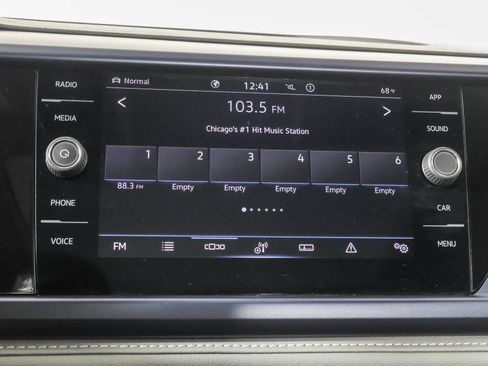 Used 2024 Volkswagen Taos SE AWD/4WD image 28