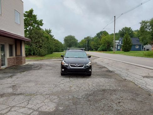 Used 2014 Subaru Crosstrek 2.0i Limited AWD/4WD image 2