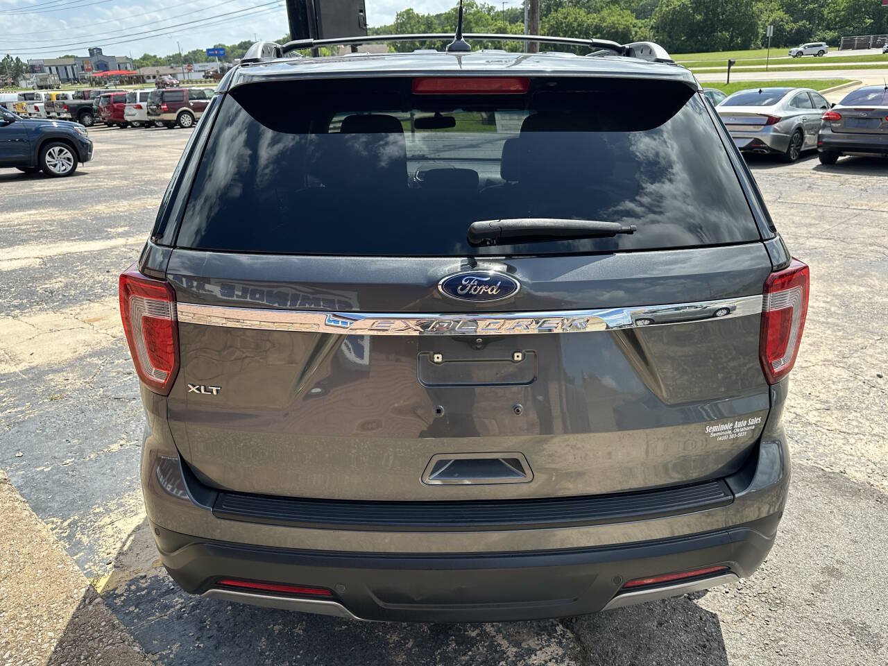 Used 2019 Ford Explorer XLT w/ Equipment Group 202A FWD image 8