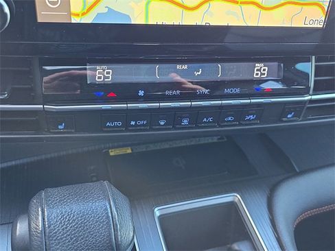 Used 2022 Toyota Sienna XSE image 28