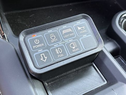 Used 2024 GMC Sierra 2500 AT4X AWD/4WD image 51