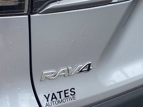 Used 2022 Toyota RAV4 Limited FWD image 28