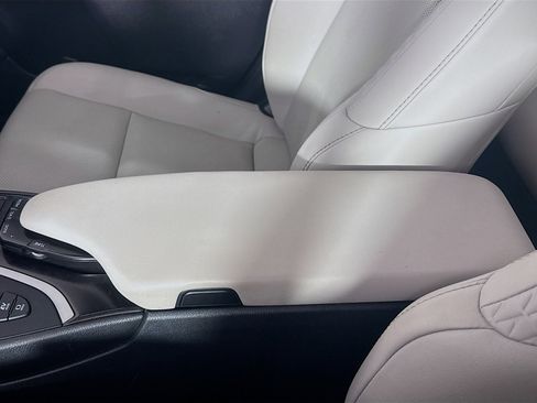Used 2022 Lexus UX 250h w/ Premium Package AWD/4WD image 18