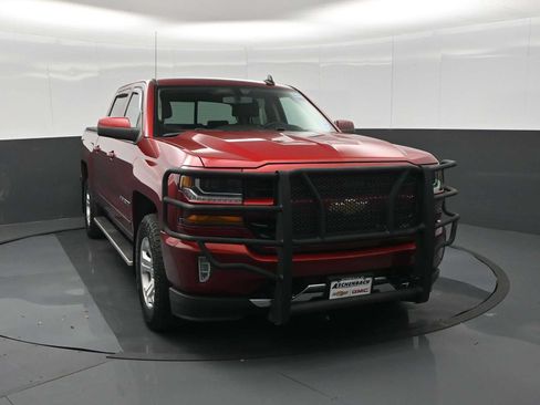 Used 2018 Chevrolet Silverado 1500 LT w/ All Star Edition AWD/4WD image 3