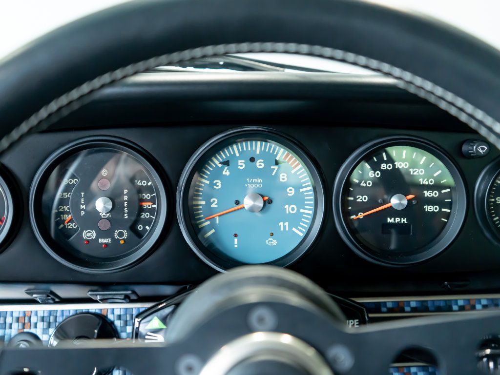 Used 1991 Porsche 911 Carrera RWD image 16