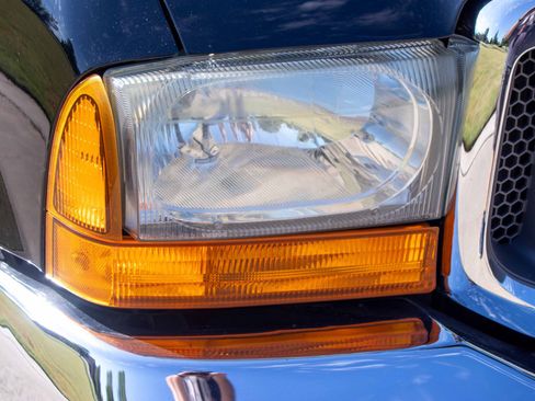 Used 2000 Ford F350 Lariat image 27