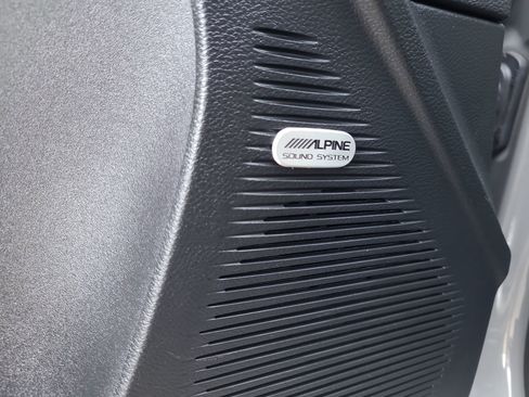 Used 2019 Dodge Challenger SXT image 15