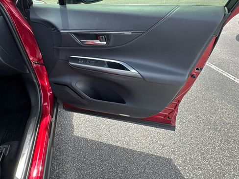 Used 2022 Toyota Venza Limited w/ Advanced Technology Package image 14