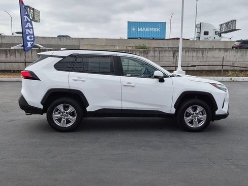 Used 2025 Toyota RAV4 XLE FWD image 4