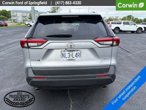 Used 2022 Toyota RAV4 XLE FWD image 6