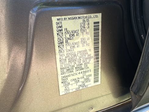 Used 2005 Nissan Frontier LE w/ (J01) Sunroof Pkg RWD image 38