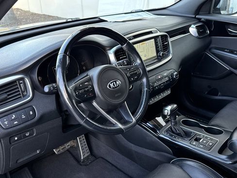 Used 2018 Kia Sorento SX image 22