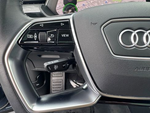 Used 2021 Audi e-tron Prestige w/ Prestige Package image 33