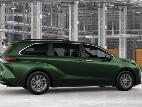 New 2026 Toyota Sienna XLE AWD/4WD image 11