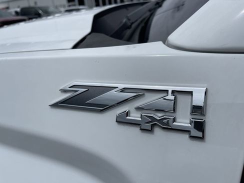 Used 2019 GMC Sierra 1500 SLE w/ SLE Value Package AWD/4WD image 2