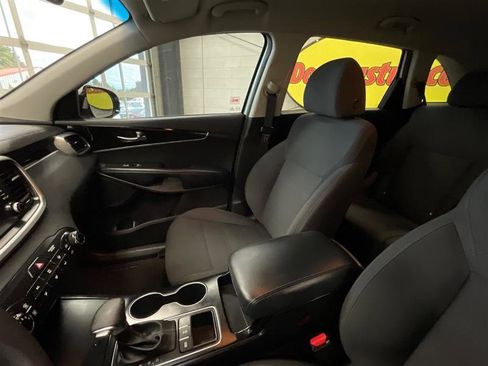 Used 2020 Kia Sorento LX image 13