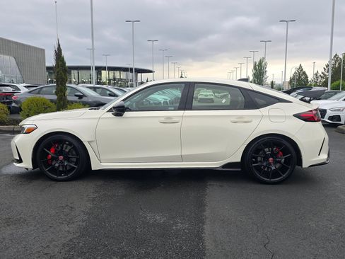 Used 2025 Honda Civic Type R image 2