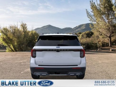 New 2026 Ford Explorer Active RWD image 5