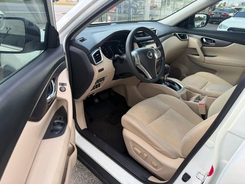 Used 2016 Nissan Rogue SV w/ SV Premium Package image 8