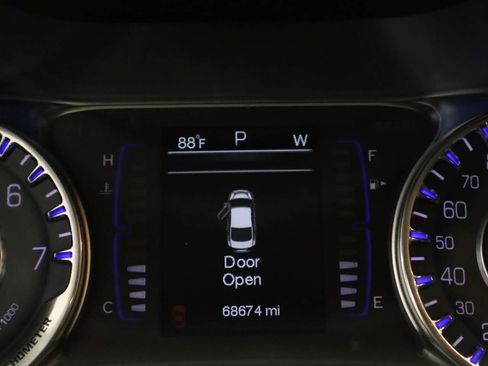Used 2015 Chrysler 200 Limited FWD image 8