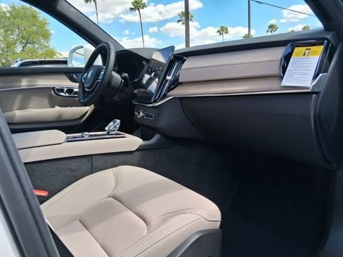 New 2026 Volvo XC90 B6 Plus w/ Protection Package Premier AWD/4WD image 12