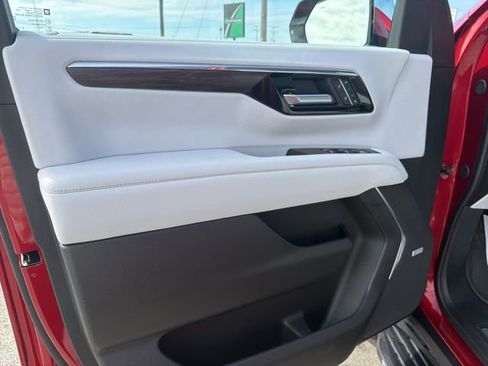 Used 2025 Chevrolet Tahoe Premier w/ Sun And Tow Package image 13