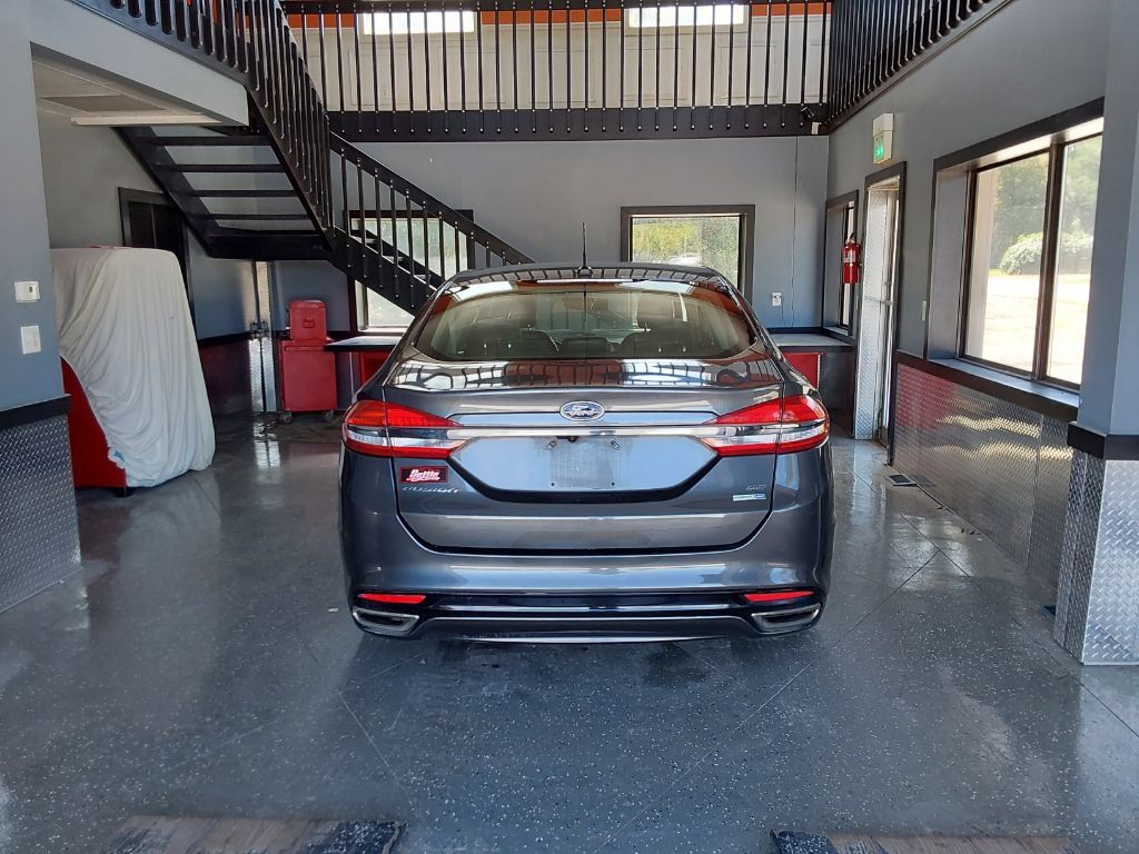 Used 2017 Ford Fusion SE AWD/4WD image 11